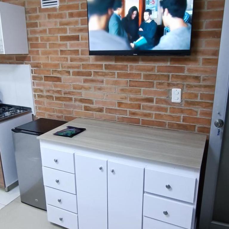 Cómodo Estudio 2 Privilegiada Ubicacion Frente al Centro Comercial - Estudio Superior - 7