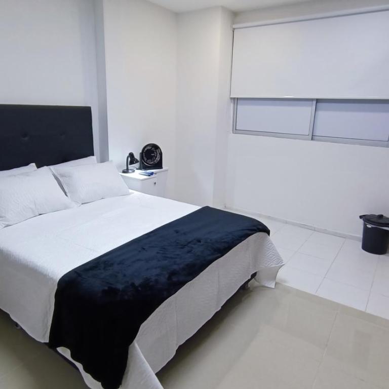 Cómodo Estudio 2 Privilegiada Ubicacion Frente al Centro Comercial - Estudio Superior - 2