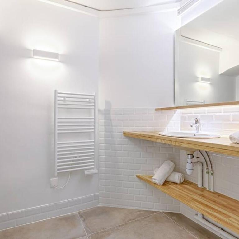 Cozy Duplex 6P - Arc de Triomphe - Two-Bedroom Apartment - 13