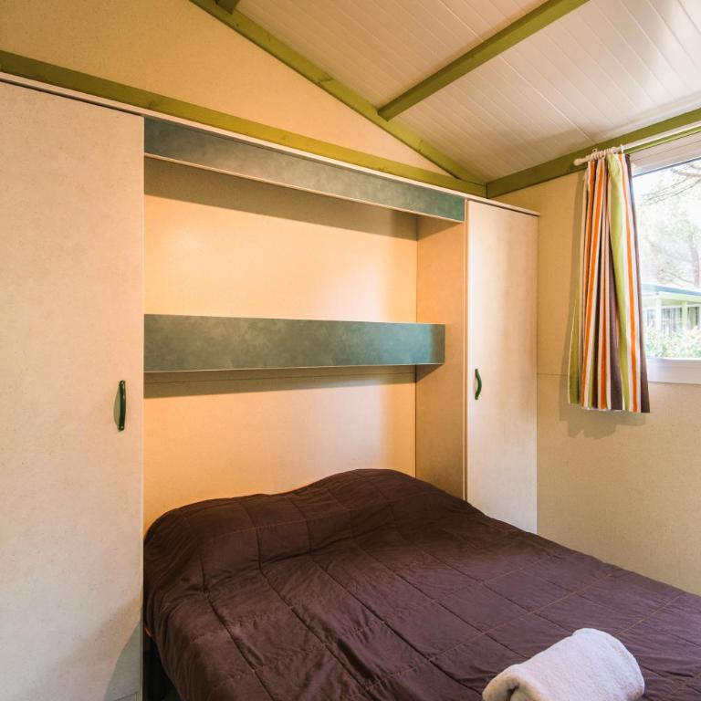 Camping La Pinède Enchantée - Bungalow (5 Adultes) - 4