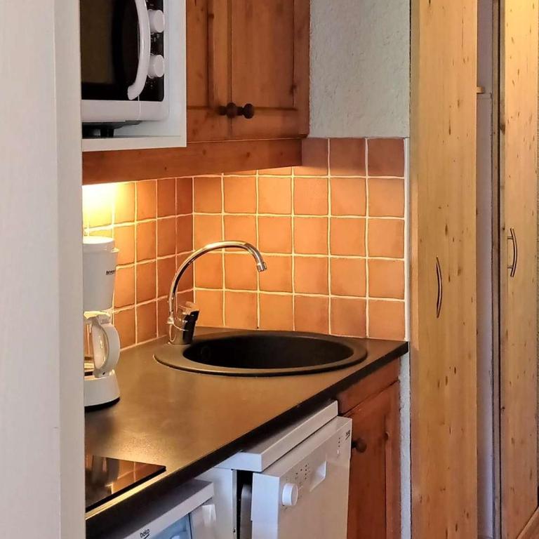 Appart 4 pers, skis aux pieds, balcon, kitchenette, TV - FR-1-545-24 - Appartement (4 Adultes) - 18