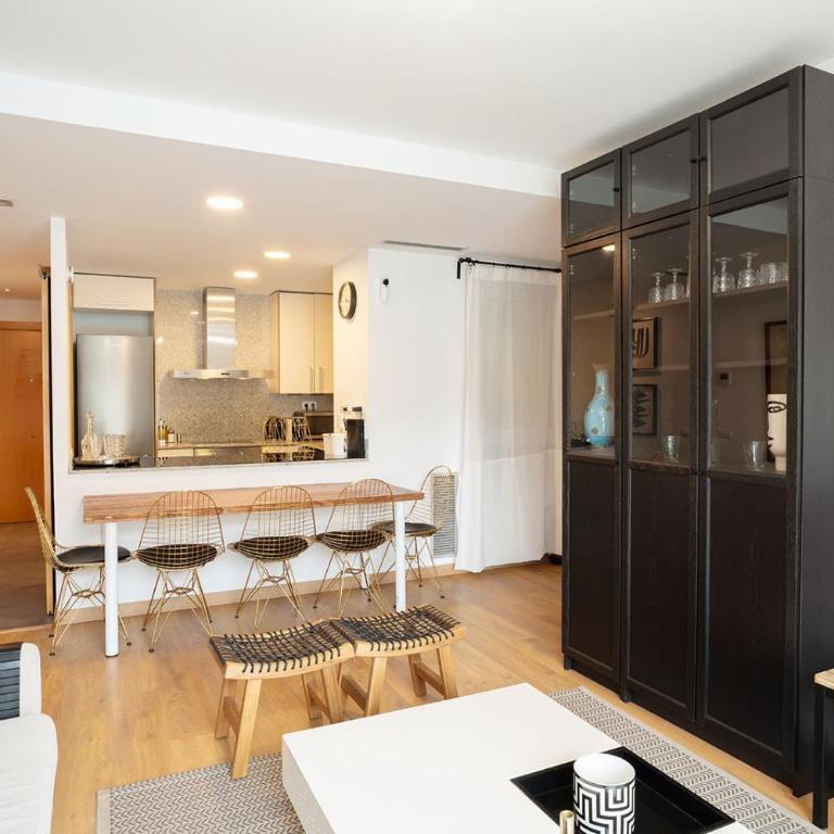 Modern apartment near Pl. España - Apartamento de 2 dormitorios - 11