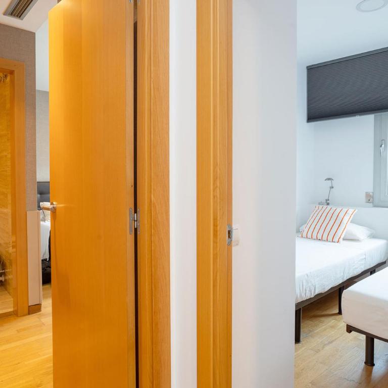 Modern apartment near Pl. España - Apartamento de 2 dormitorios - 12
