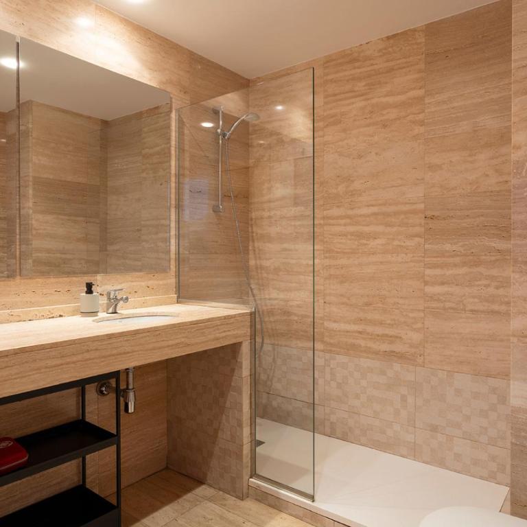Modern apartment near Pl. España - Apartamento de 2 dormitorios - 16