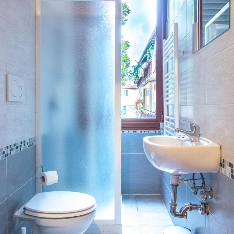 Paraiso - Camera Matrimoniale/Doppia con Letti Singoli con Bagno in Comune - 8