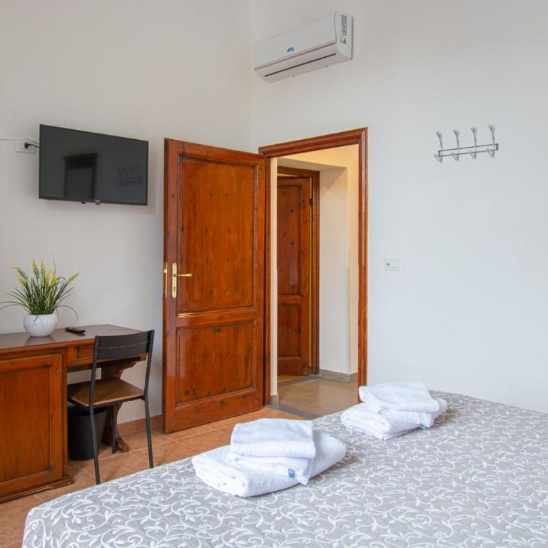 Paraiso - Camera Matrimoniale/Doppia con Letti Singoli con Bagno in Comune - 6