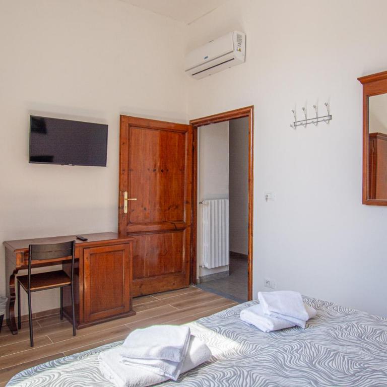 Paraiso - Camera Matrimoniale/Doppia con Letti Singoli con Bagno in Comune - 6
