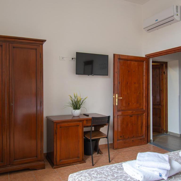 Paraiso - Camera Matrimoniale/Doppia con Letti Singoli con Bagno in Comune - 5