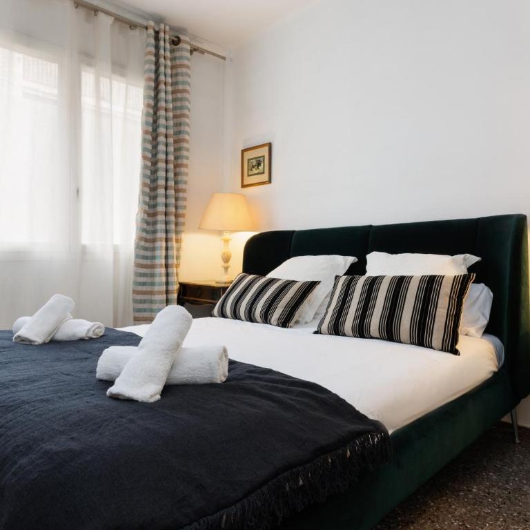 Housalia Gracia 2 - Three-Bedroom Apartment - 1