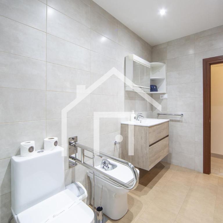 Ático Quintana II - con terraza, en el centro con Wifi y garaje - Apartamento con ducha - 31