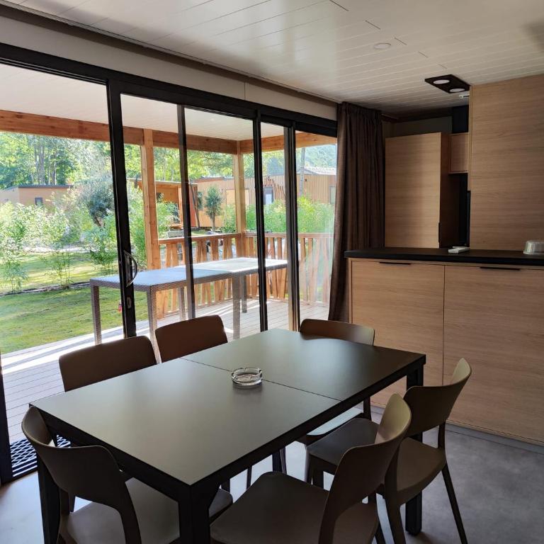 Camping La Marmotte - Chalet 3 Chambres - 8