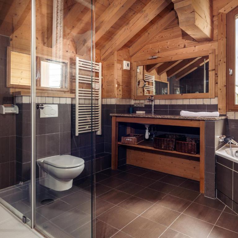 Chalet chaleureux avec cheminée et jacuzzi à Méribel - FR-1-688-18 - Chalet - 13