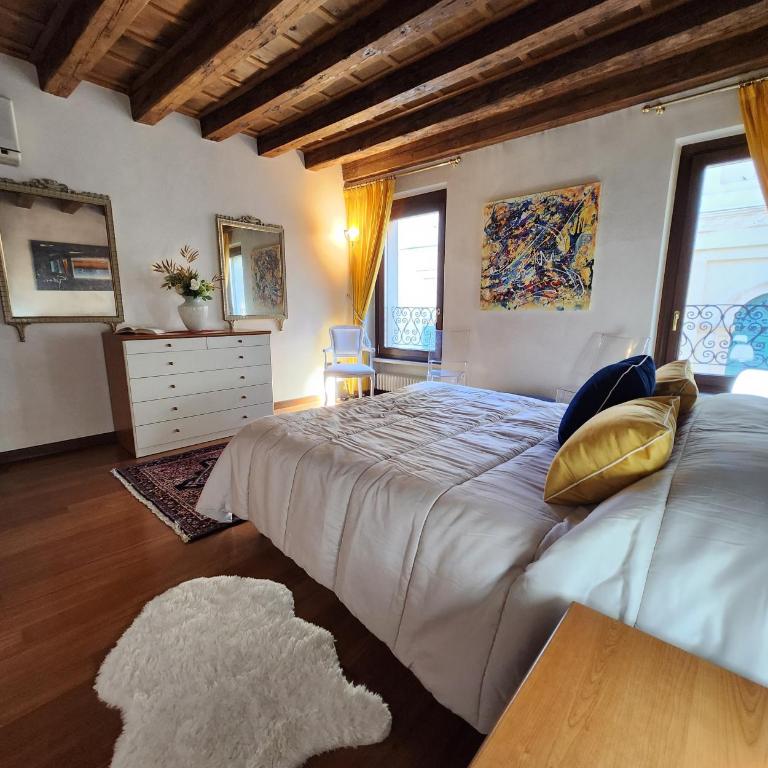 Juliets Bed Art Verona - One-Bedroom Apartment - 3