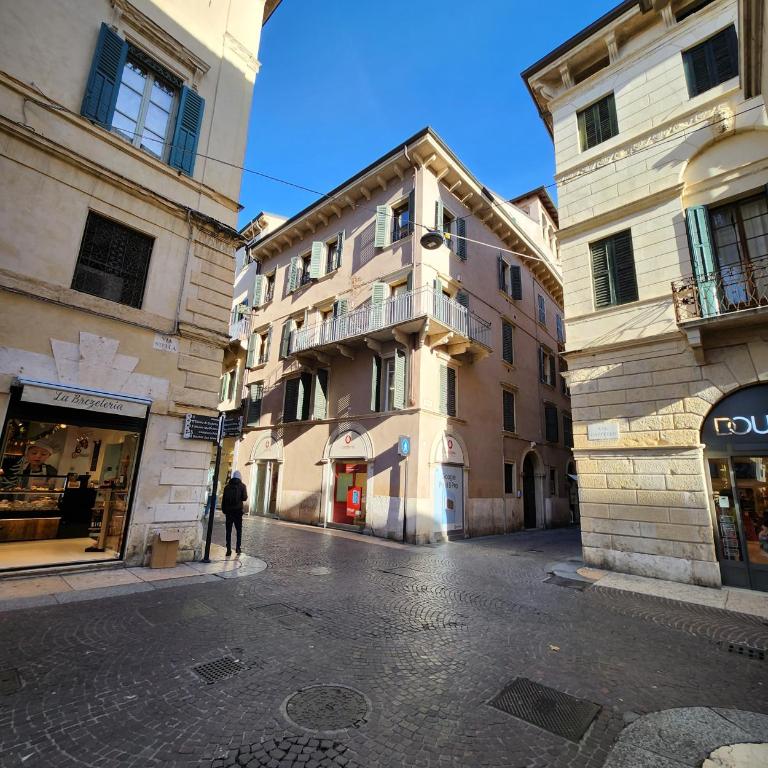 Juliets Bed Art Verona - One-Bedroom Apartment - 15