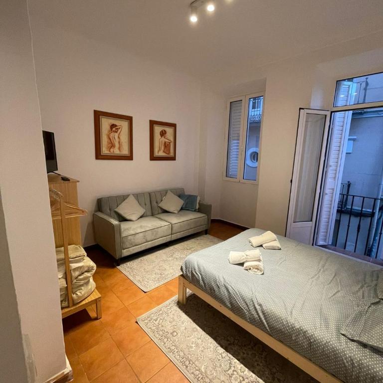Frailes Apartments - One-Bedroom Apartment - 8