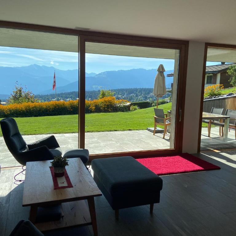 Casa Admisa, spektakuläre Aussicht, Ski in and out, hochwertige Einrichtung, Valserstein und Eiche - Apartment mit 2 Schlafzimmern - 2