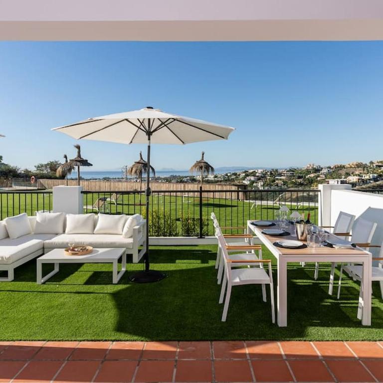 Paradise- Getaway - Golf - Spa - 6 pools -sea views 3702 - Three-Bedroom Apartment - 1