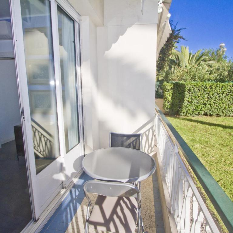 Garden Floor Condo with Promenade Sea View - Appartement - Rez-de-Chaussée - 7