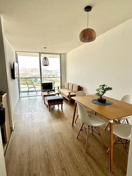 Departamento de playa con piscinas en condominio - Three-Bedroom Apartment - 14