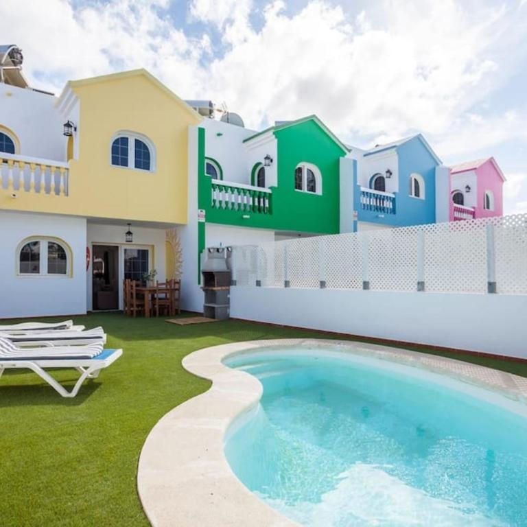 Corralejo Boutique Art Villa Fuego with Private Pool BBQ 20 seconds to the Beach by Amazzzing Travel - Villa - 6