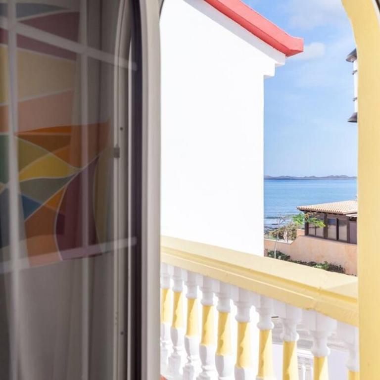Corralejo Boutique Art Villa Fuego with Private Pool BBQ 20 seconds to the Beach by Amazzzing Travel - Villa - 31
