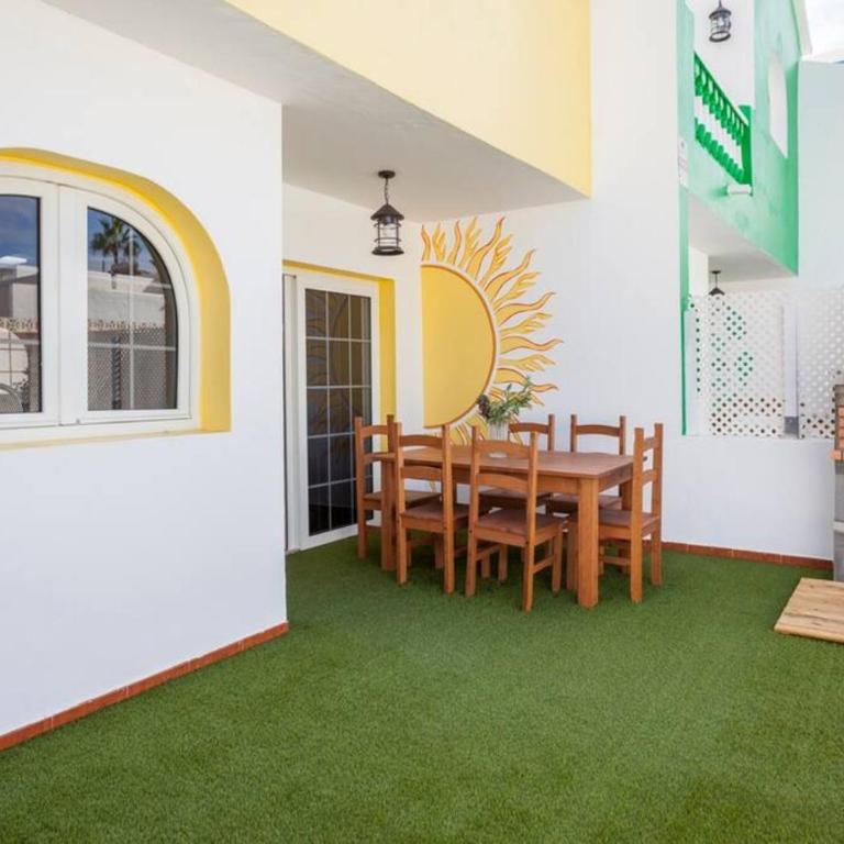Corralejo Boutique Art Villa Fuego with Private Pool BBQ 20 seconds to the Beach by Amazzzing Travel - Villa - 39