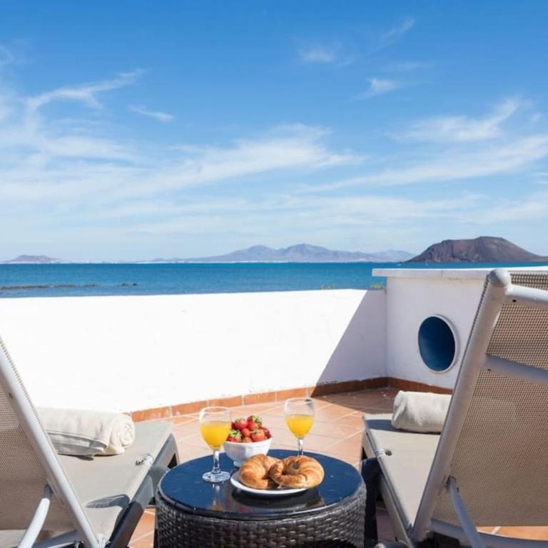 Villa Remos with Beachfront Views Private Heated Pool Fast Wifi BBQ by Amazzzing Travel - Villa - 3
