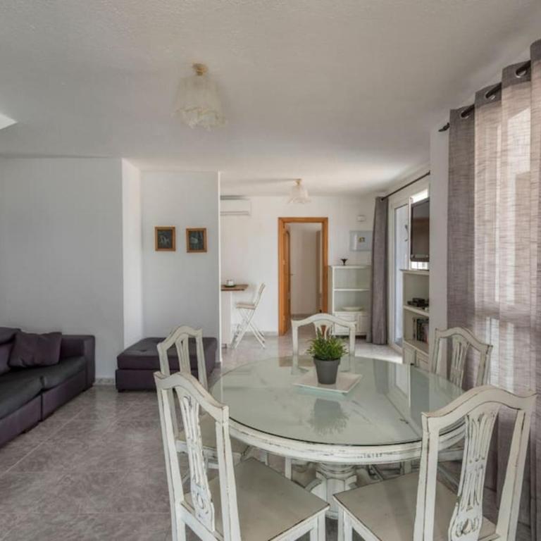 Villa Remos with Beachfront Views Private Heated Pool Fast Wifi BBQ by Amazzzing Travel - Villa - 12