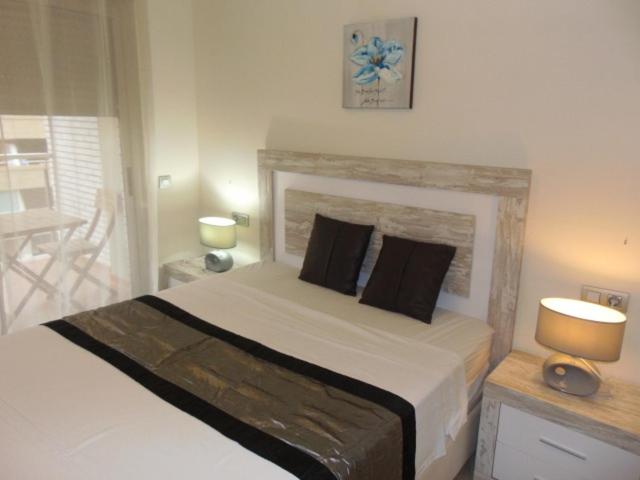 Apartamentos varios con 2 dorm en Marina Dor , la playa de Amplaries 47 , vista lateral al mar - Apartamento de 2 dormitorios - 7