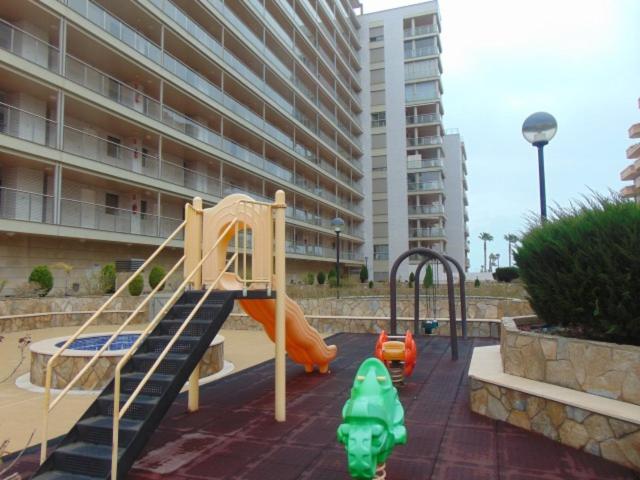 Apartamentos varios con 2 dorm en Marina Dor , la playa de Amplaries 47 , vista lateral al mar - Apartamento de 2 dormitorios - 28