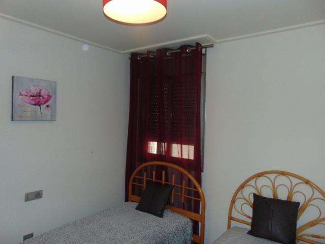 Apartamentos varios con 2 dorm en Marina Dor , la playa de Amplaries 47 , vista lateral al mar - Apartamento de 2 dormitorios - 30