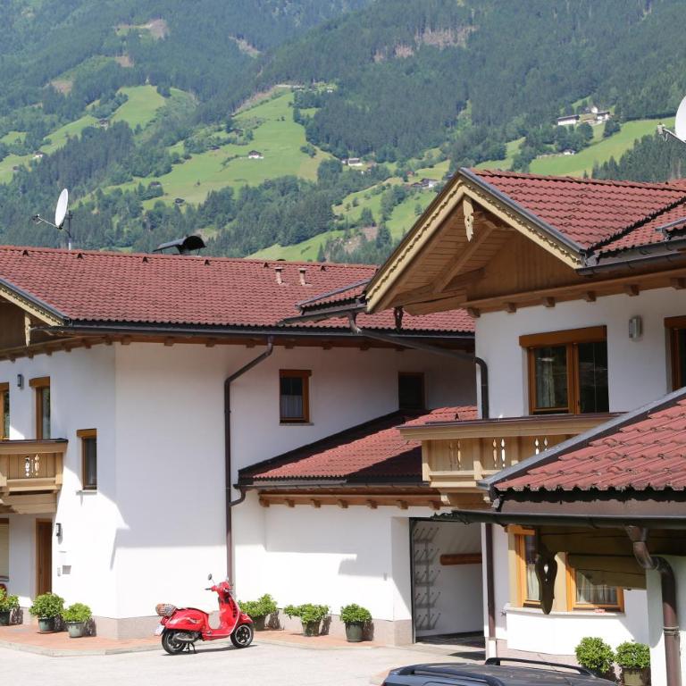 Haus Peter Schiestl - Three-Bedroom Apartment - 14