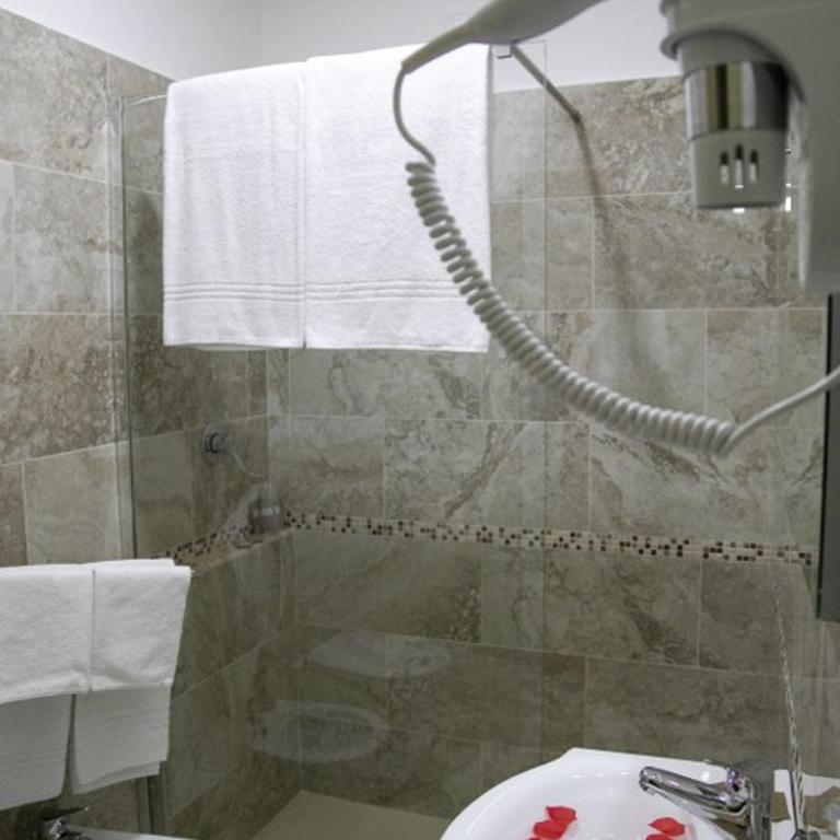NINFA - Chambre Triple Confort avec Douche - 2