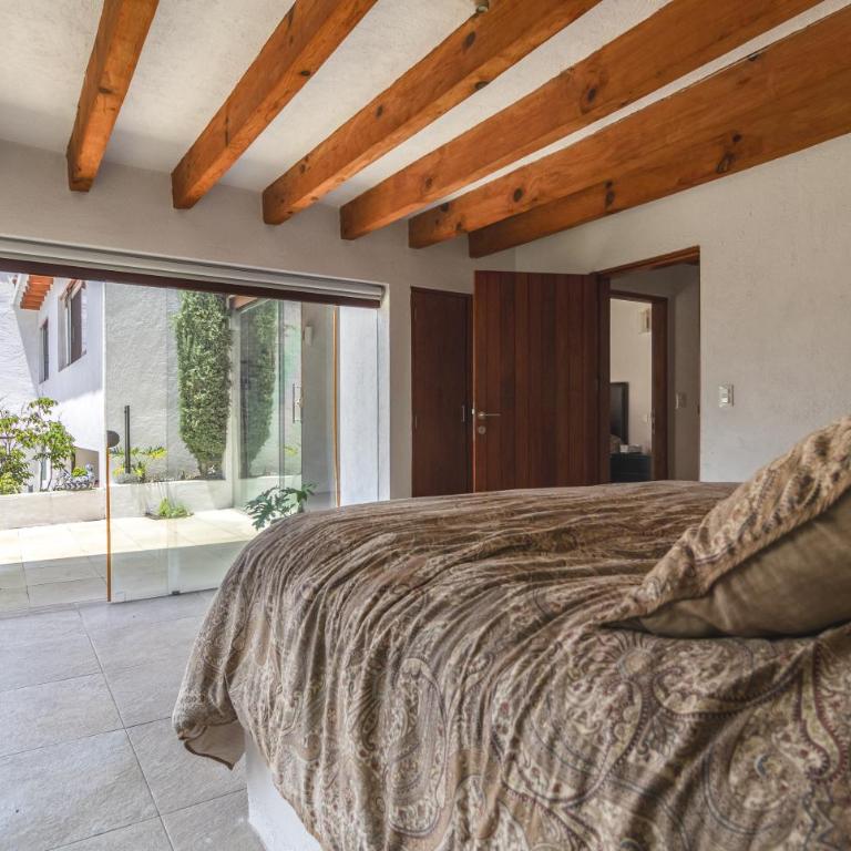 Top location with private pool - Vacation Home - 12