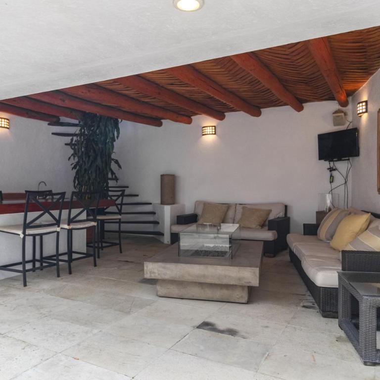 Top location with private pool - Vacation Home - 71