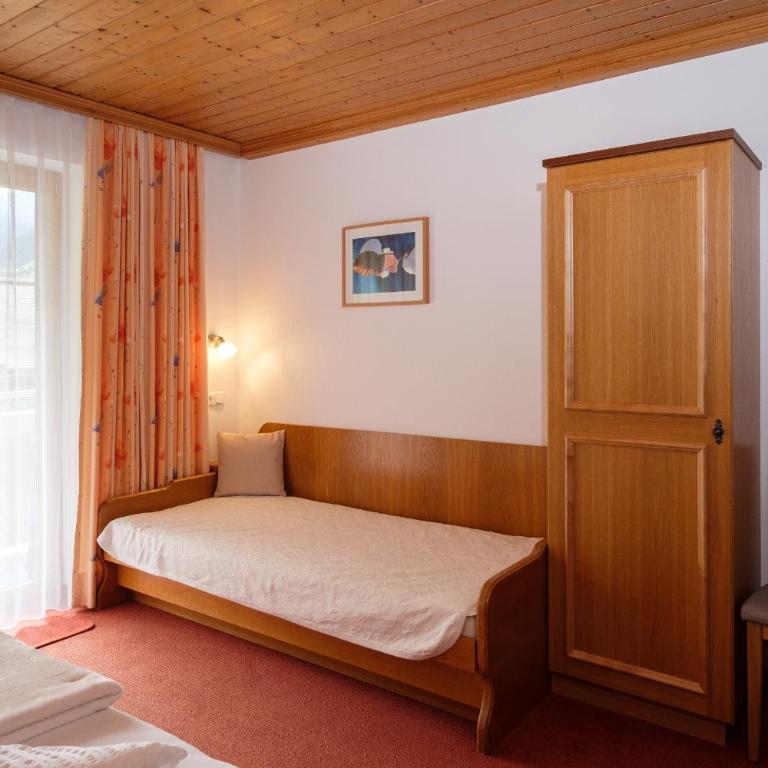 Hotel Garni DIAS - Dreibettzimmer - 2