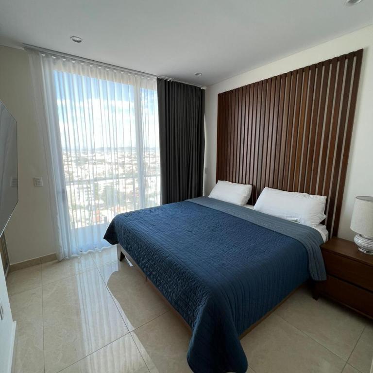 Camino al Mar Apartment with Amazing View of the Ocean, Beach and Swimming Pool - Three-Bedroom Apartment - 12