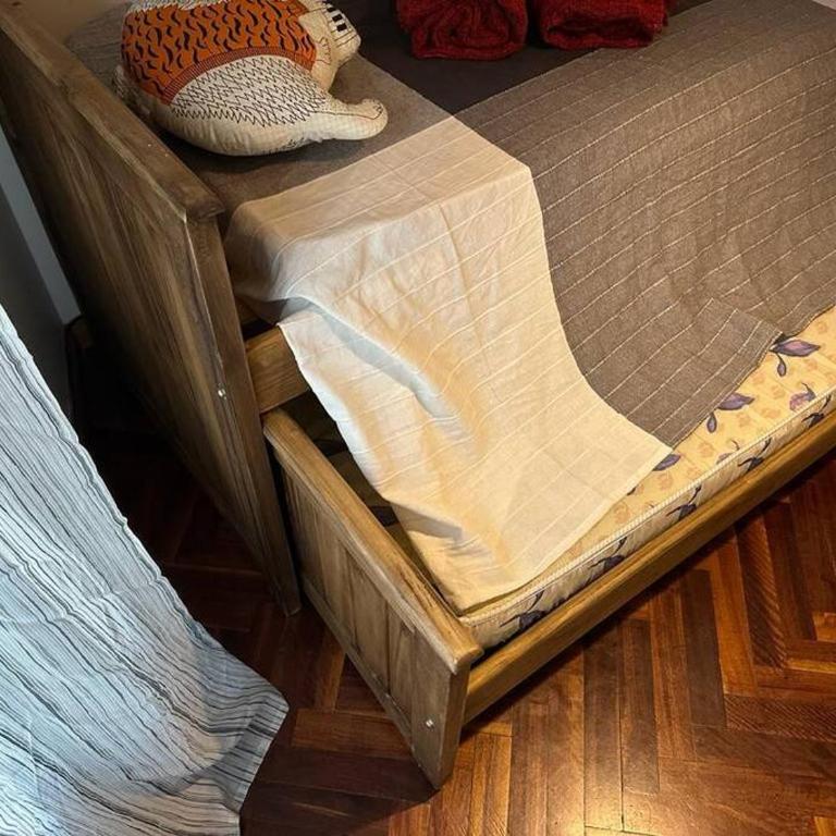 Semipiso Panoramico 2 habitaciones amplia cocina lavadero Parrilla y Cochera privada incluida a metros del subte - Apartamento Deluxe - 48