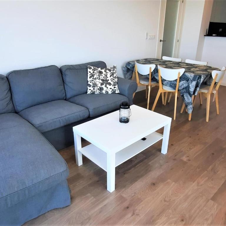 Apartamento de 3 habitaciones con terraza, piscina, parking y aire acondicionado en Llançà - ES-170-54 - Apartamento - 2