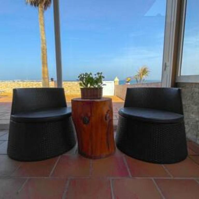 Beachfront Villa San Antonio with Private Heated Pool BBQ in the Heart of Corralejo by Amazzzing Travel - Villa - 8