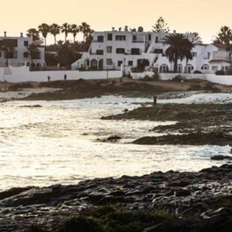 Beachfront Villa San Antonio with Private Heated Pool BBQ in the Heart of Corralejo by Amazzzing Travel - Villa - 12