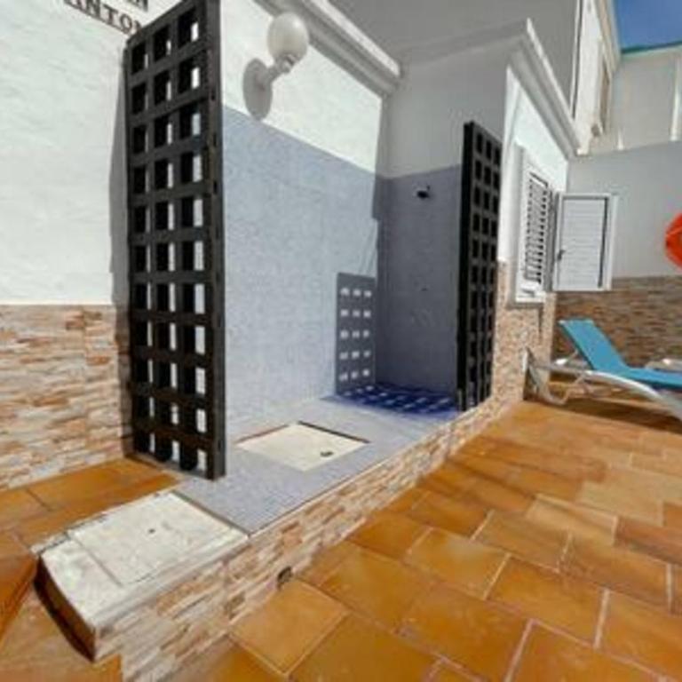 Beachfront Villa San Antonio with Private Heated Pool BBQ in the Heart of Corralejo by Amazzzing Travel - Villa - 16