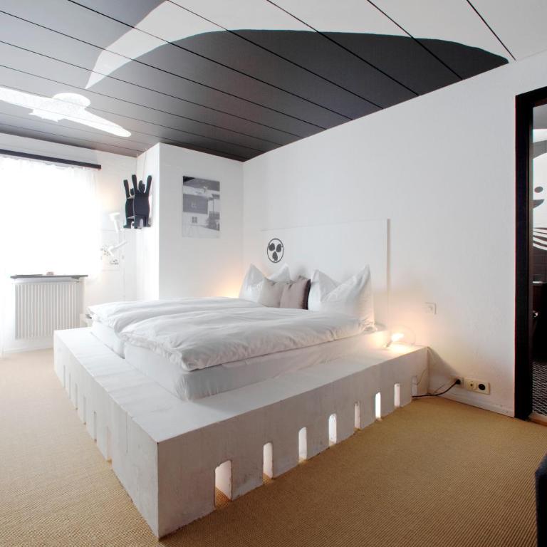 Arena Lodge - Doppelzimmer mit Balkon - 4
