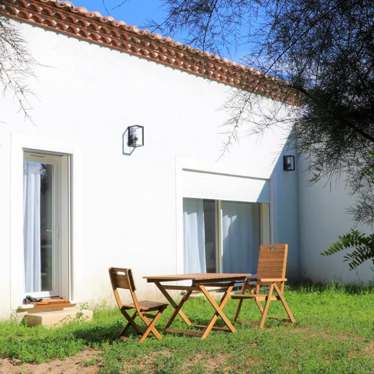 Villa de Trouchaud - Maison 3 Chambres - 23