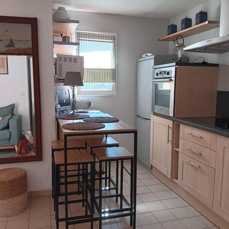 Vacances Bord de Mer résidence piscine tennis - Apartment mit 1 Schlafzimmer - 6