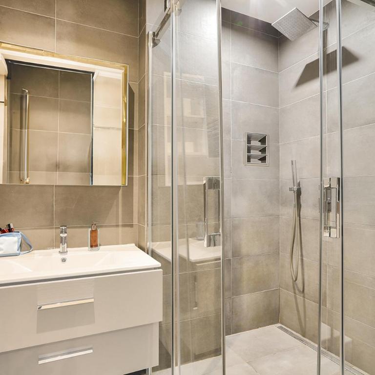 Urban Flat 73 - Luxury Parisian Flat near Les Halles Rivoli - Appartement - 13