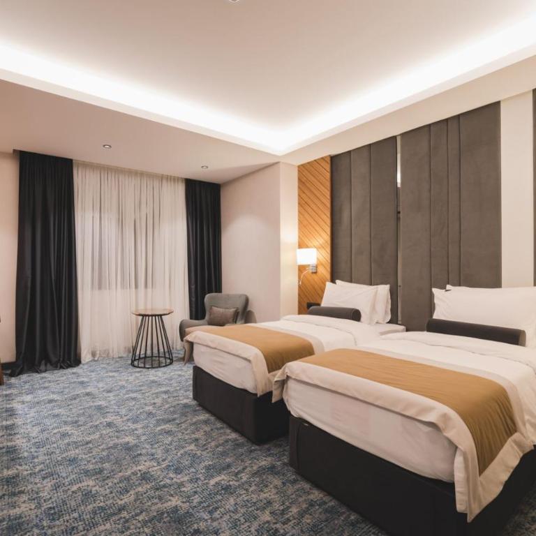 Bristol Hotel Podgorica - Twin Room - 7