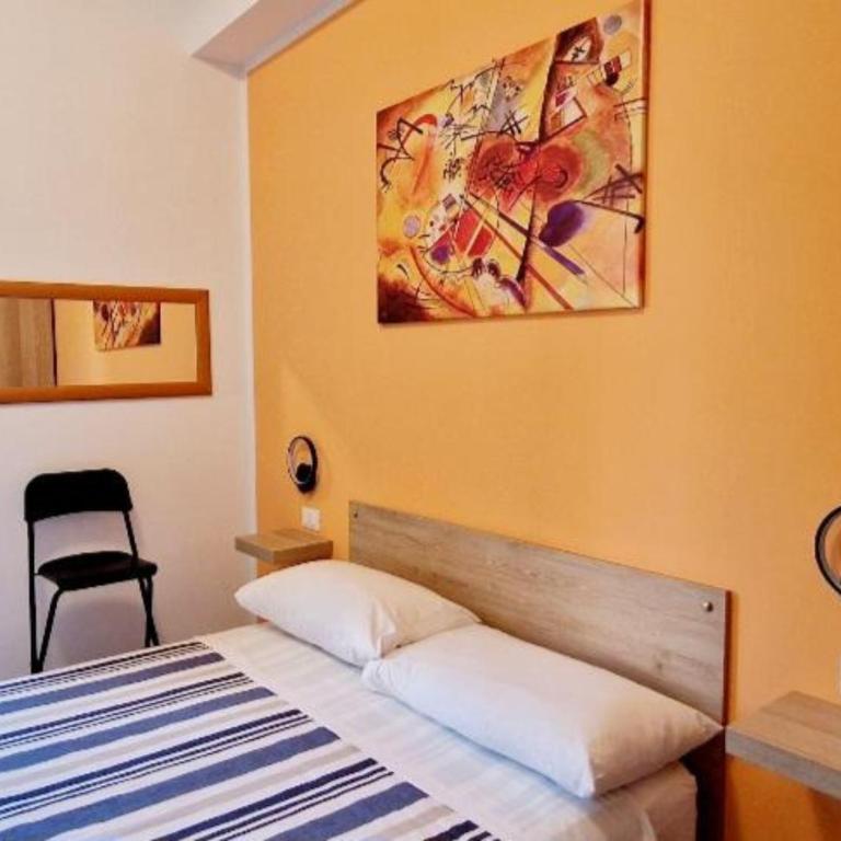 Maggiore Rooms Bologna - King Room with Balcony - 18