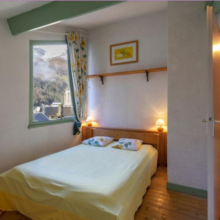 Maison au centre du village, cour privative, au calme, Wi-Fi, cheminée, idéale pour familles. - FR-1-401-234 - Maison de Vacances - 7