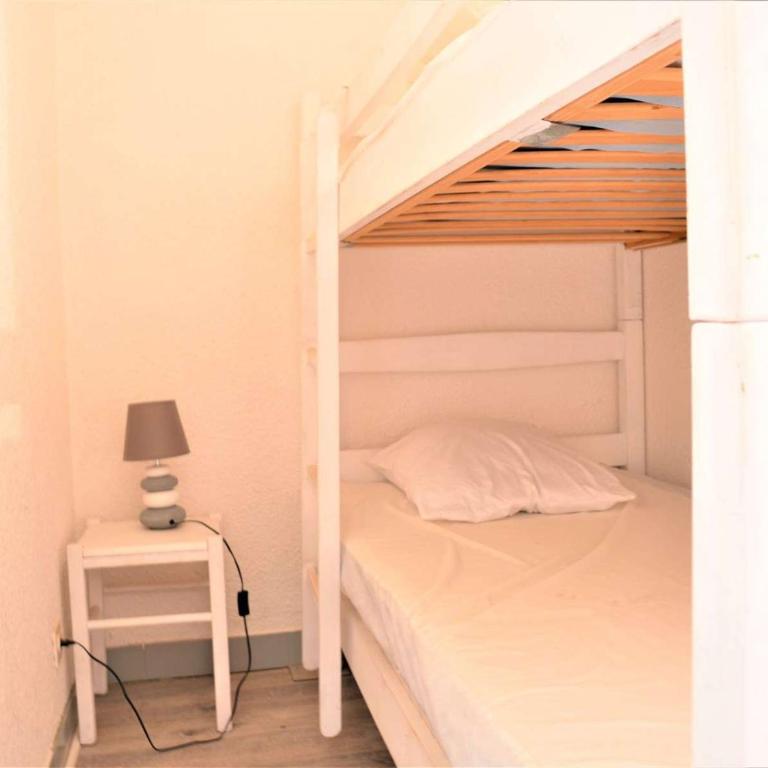 Studio Cabine avec Terrasse et Parking - Proche Centre et Plages à Cavalaire-sur-Mer - FR-1-226B-31 - Apartment (4 Adults) - 11